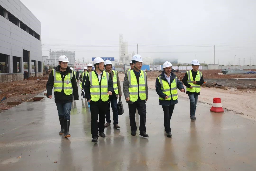 池州市委常委郭浩一行到長(zhǎng)智公司考察1.jpg 池州市委常委郭浩一行到長(zhǎng)智公司考察1.jpg